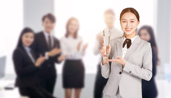 深入了解行業趨勢，優化企業戰略決策