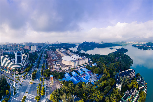 管理咨詢?nèi)绾沃φ貞c中小企業(yè)突破發(fā)展瓶頸？