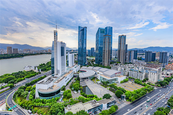 企業(yè)如何借助福州咨詢公司把握市場(chǎng)趨勢(shì)與機(jī)遇？