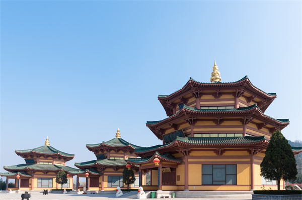 煙臺(tái)企業(yè)戰(zhàn)略模糊難落地？戰(zhàn)略咨詢公司如何精準(zhǔn)錨定增長賽道？